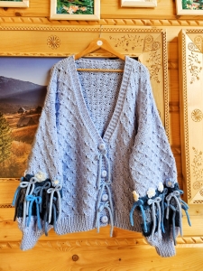 Kolorowy sweter z szerokimi rękawami - ZIMA